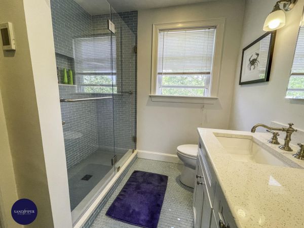 Cape Cod Home 994757