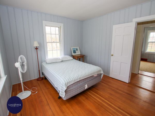 Cape Cod Home 994758
