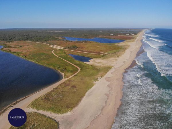 Cape Cod Home 994758