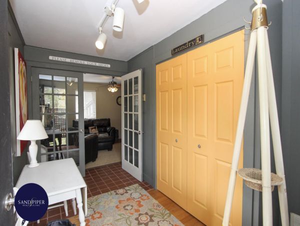 Cape Cod Home 994759