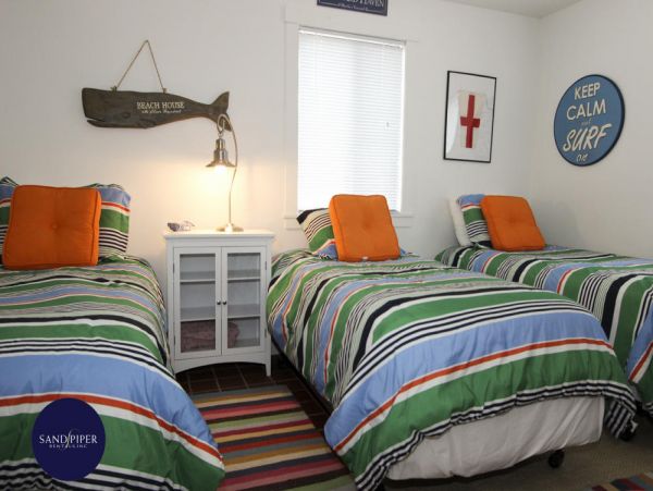 Cape Cod Home 994759