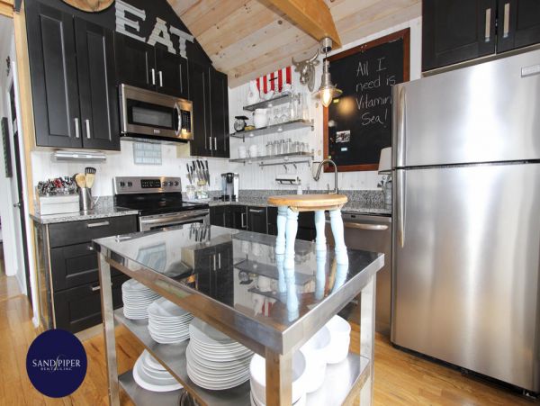 Cape Cod Home 994759