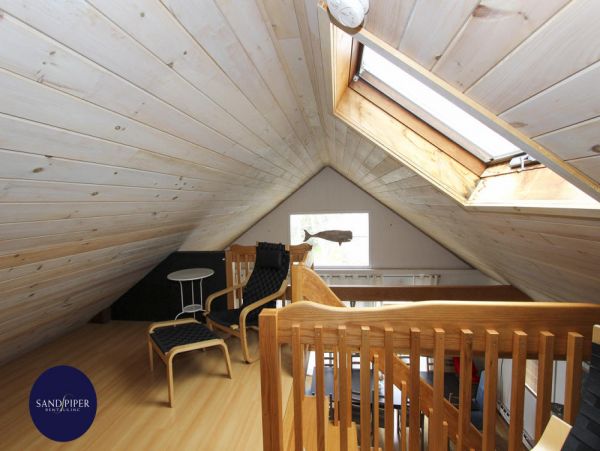 Cape Cod Home 994759