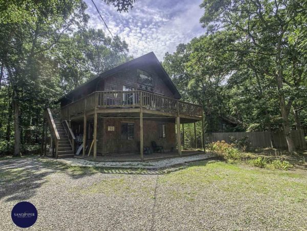 Cape Cod Home 994759