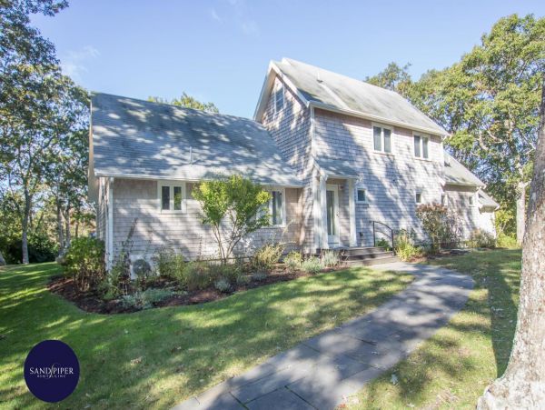 Cape Cod Home 994760