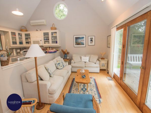 Cape Cod Home 994760