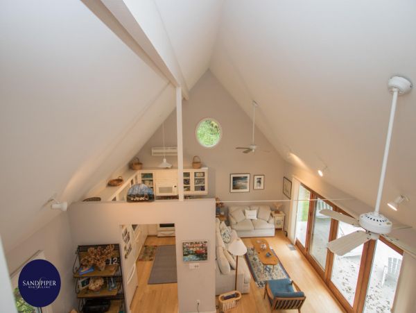 Cape Cod Home 994760