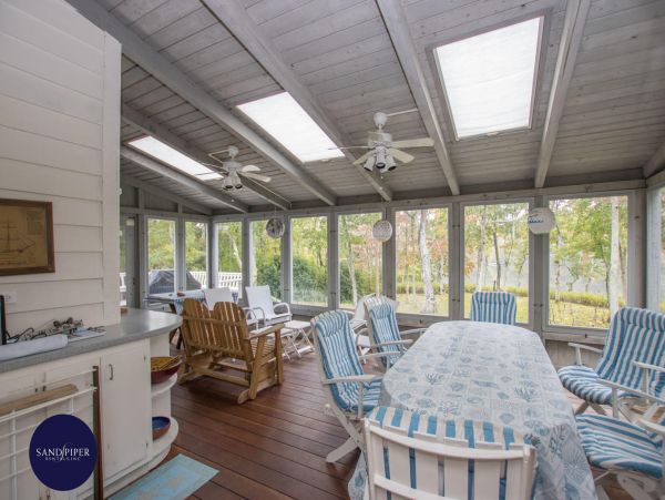 Cape Cod Home 994760