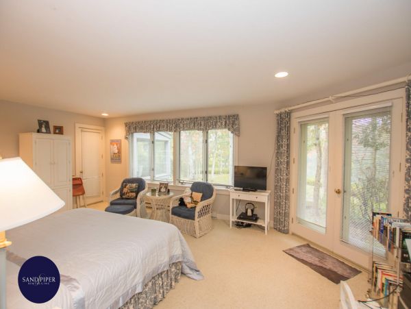 Cape Cod Home 994760