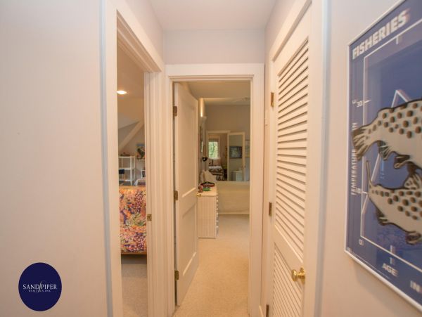 Cape Cod Home 994760