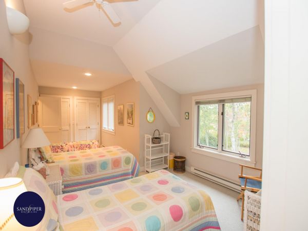 Cape Cod Home 994760
