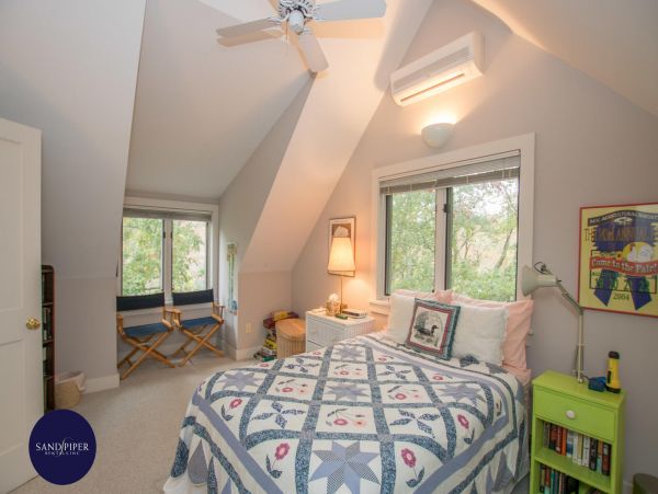 Cape Cod Home 994760