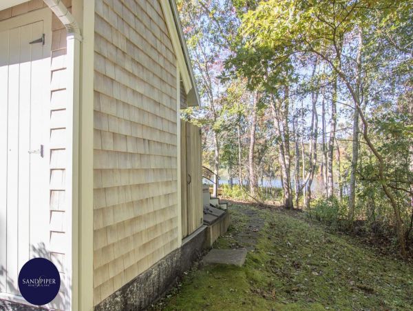 Cape Cod Home 994760