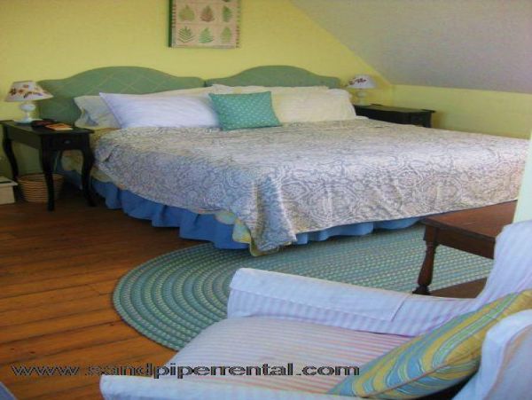 Cape Cod Home 994761