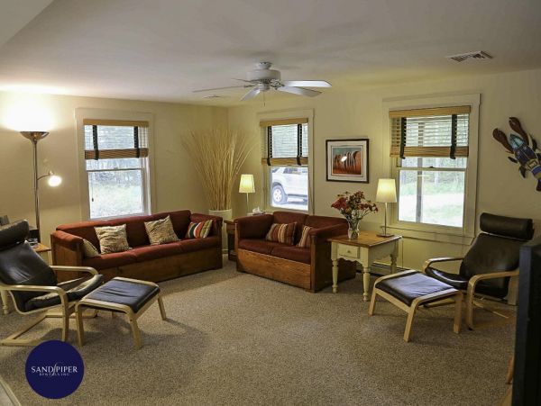 Cape Cod Home 994762
