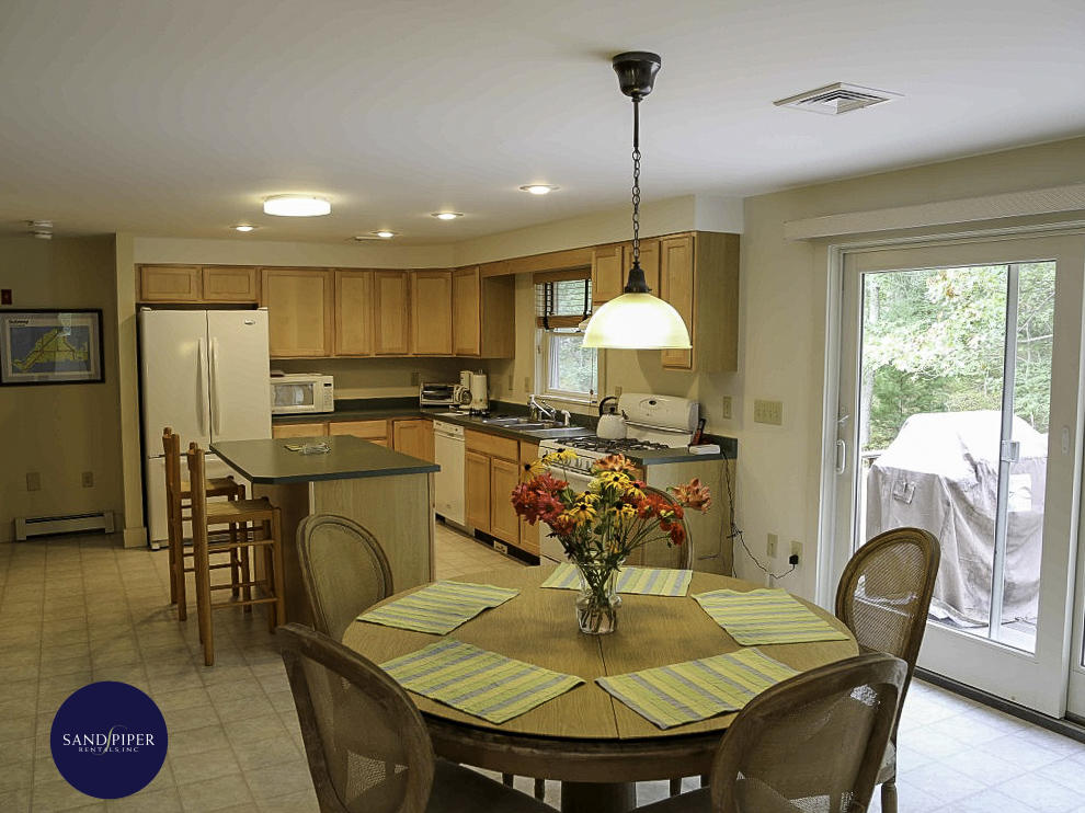 Cape Cod Home 994762