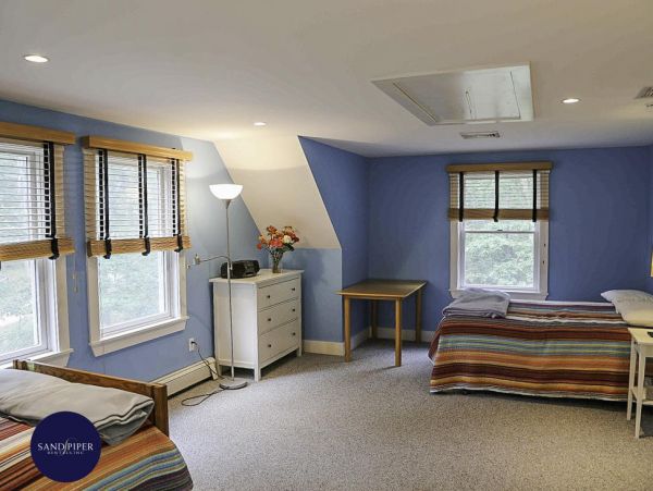 Cape Cod Home 994762