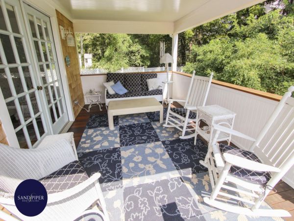Cape Cod Home 994764
