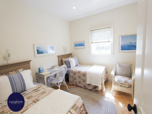 Cape Cod Home 994764