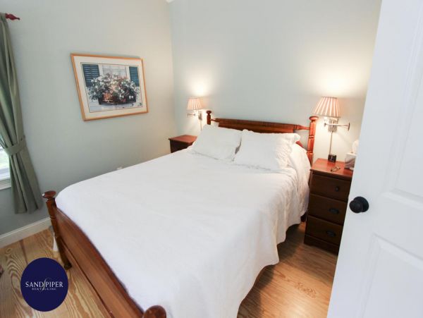 Cape Cod Home 994764