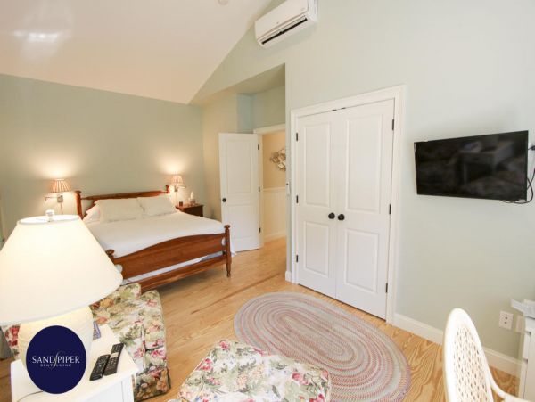 Cape Cod Home 994764