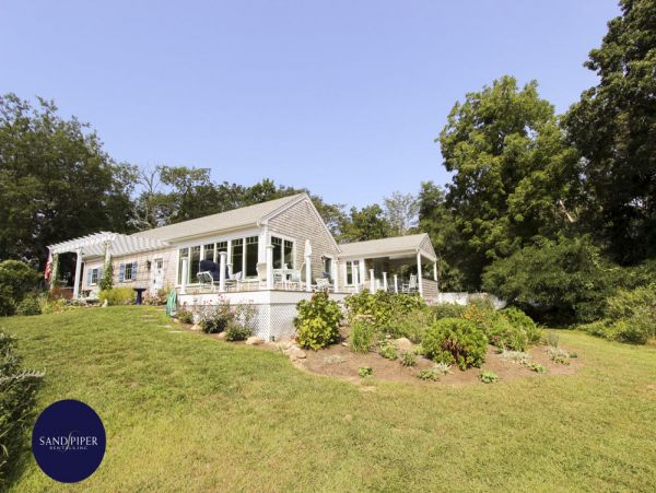 Cape Cod Home 994764