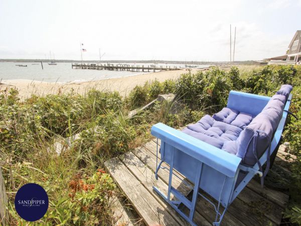 Cape Cod Home 994764