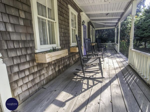 Cape Cod Home 994765