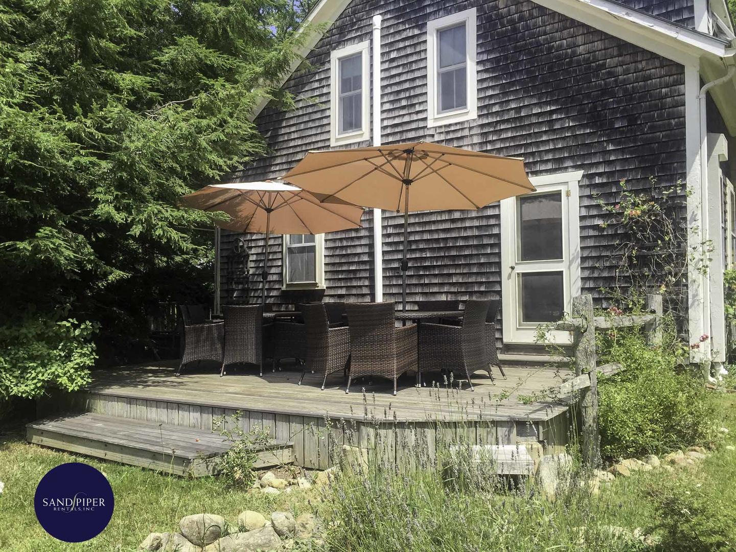 Cape Cod Home 994765