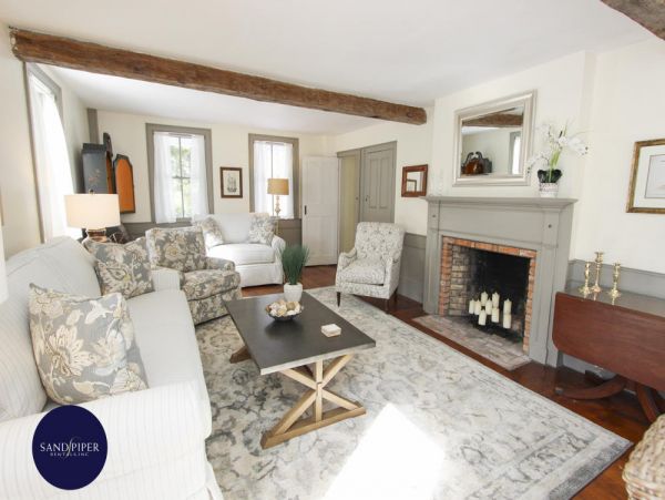 Cape Cod Home 994765