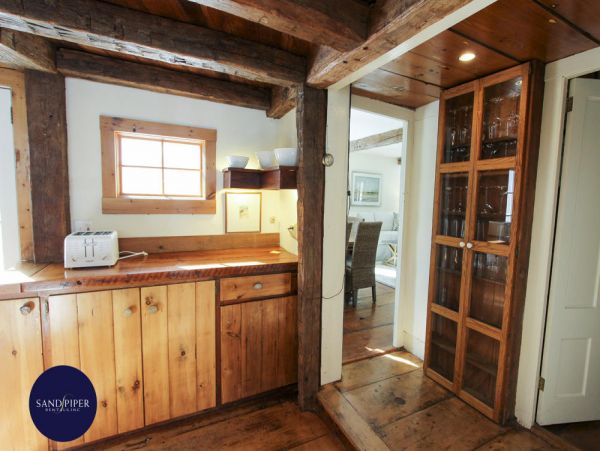 Cape Cod Home 994765