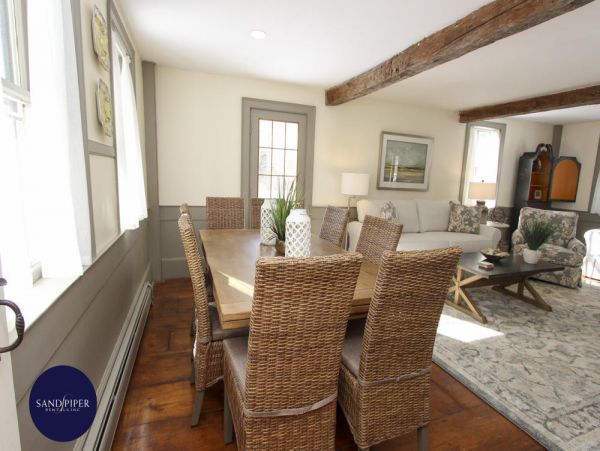 Cape Cod Home 994765