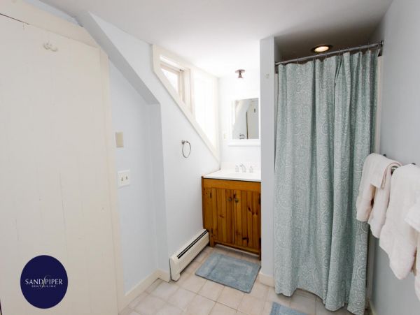 Cape Cod Home 994765