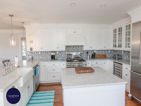Cape Cod Home 994766