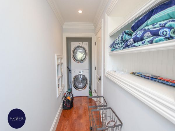 Cape Cod Home 994766
