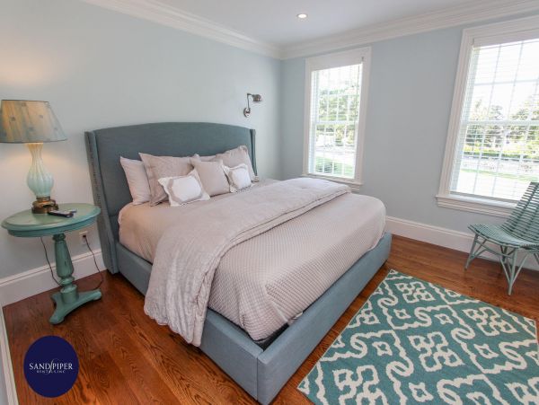 Cape Cod Home 994766