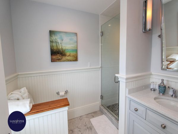Cape Cod Home 994766
