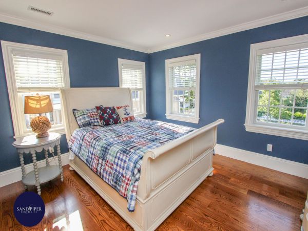 Cape Cod Home 994766