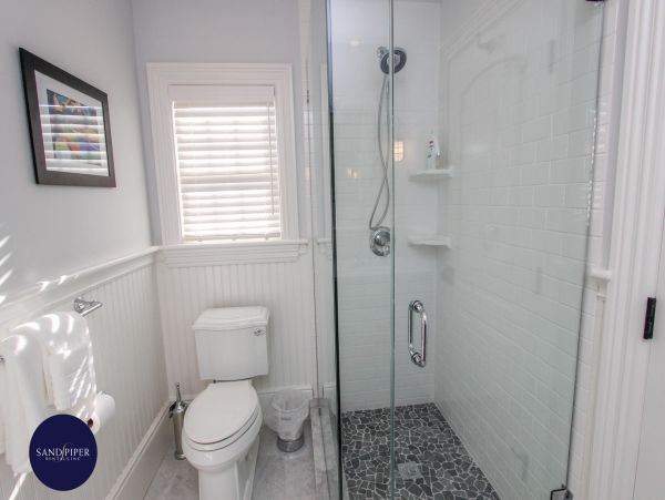 Cape Cod Home 994766