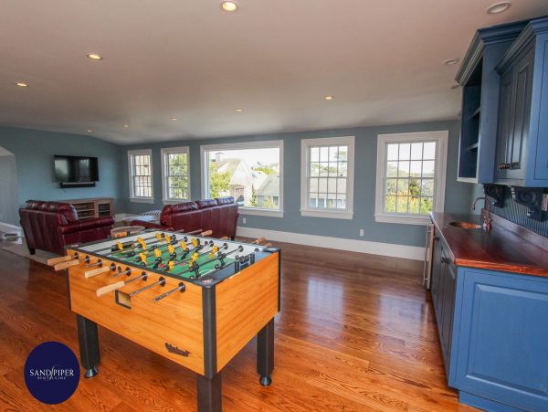 Cape Cod Home 994766