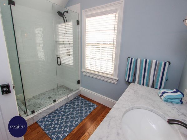 Cape Cod Home 994766