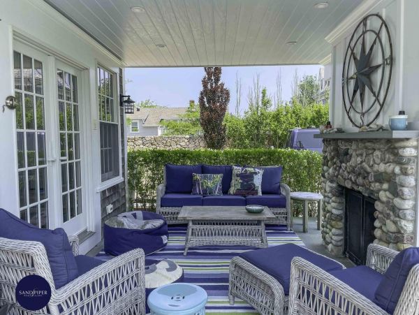 Cape Cod Home 994766
