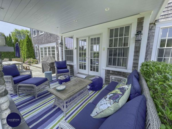 Cape Cod Home 994766