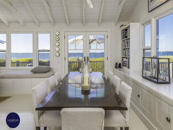 Cape Cod Home 994767