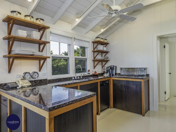Cape Cod Home 994767