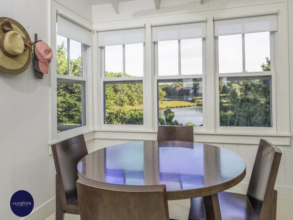 Cape Cod Home 994767