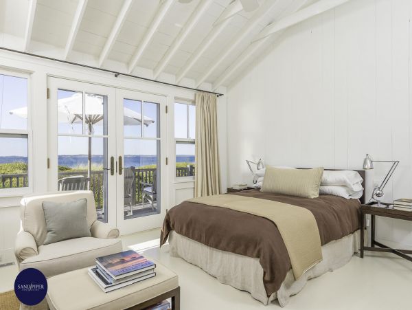 Cape Cod Home 994767