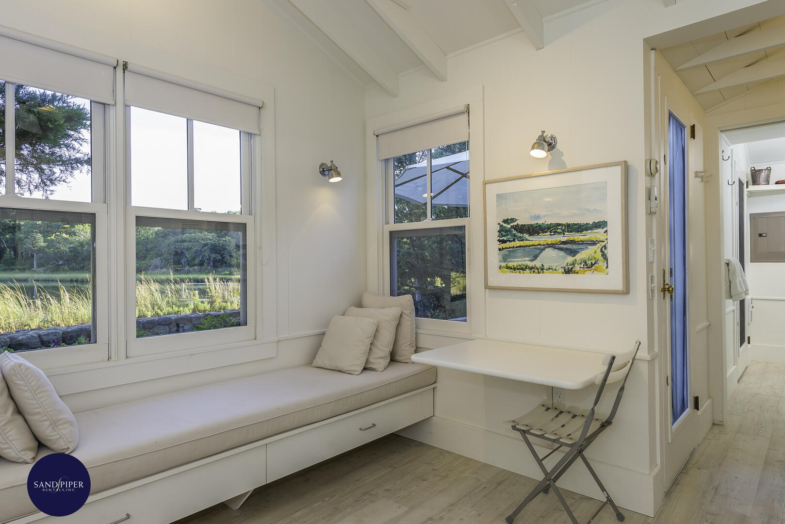 Cape Cod Home 994767