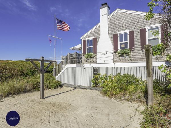 Cape Cod Home 994767