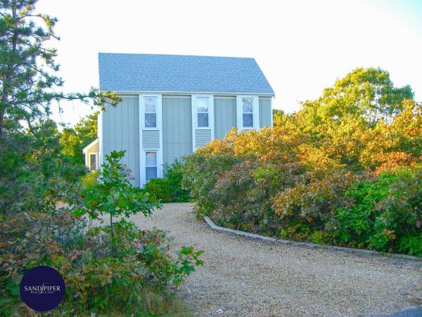 Cape Cod Home 994768